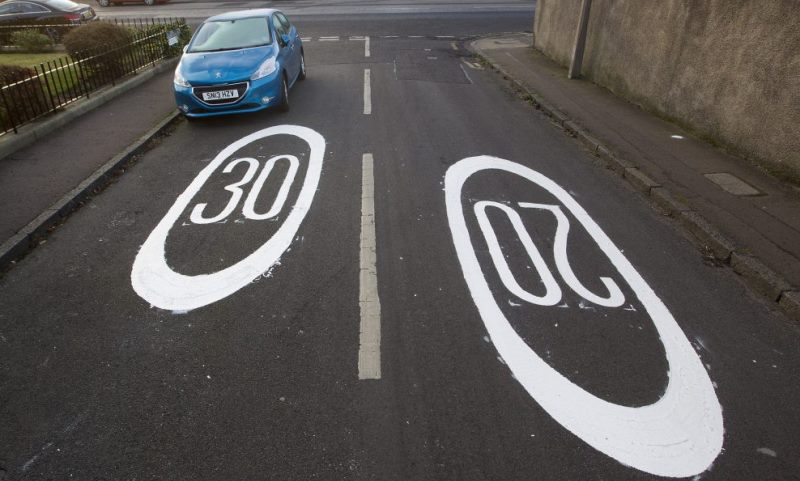conflicting speed signs - SWNS