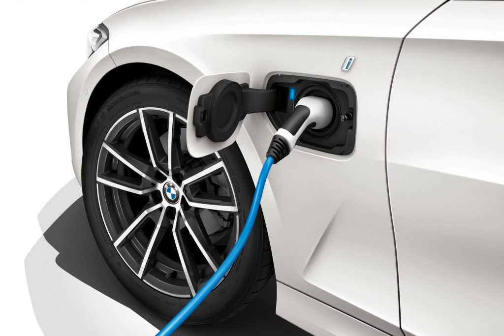 BMW 330e Plug-in Hybrid review 