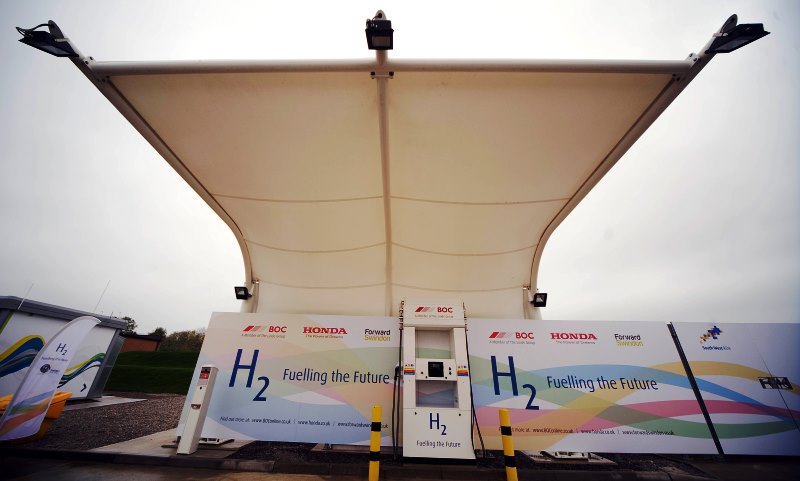 Solar-powered hydrogen refuellling at Swindon