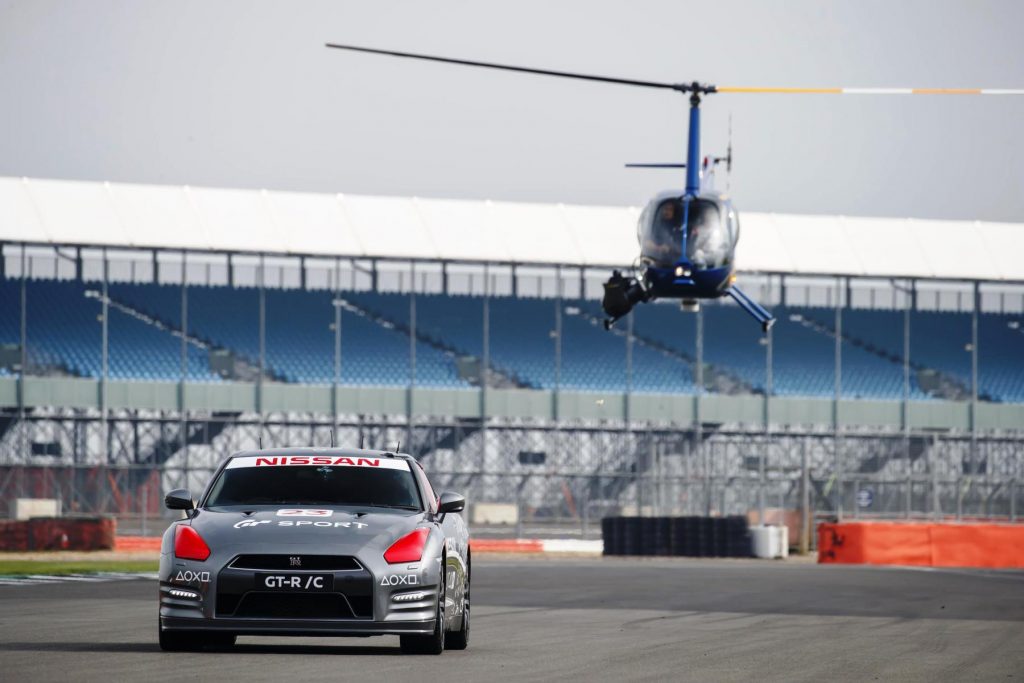 world's first PS4 controller-operated Nissan GT-R 