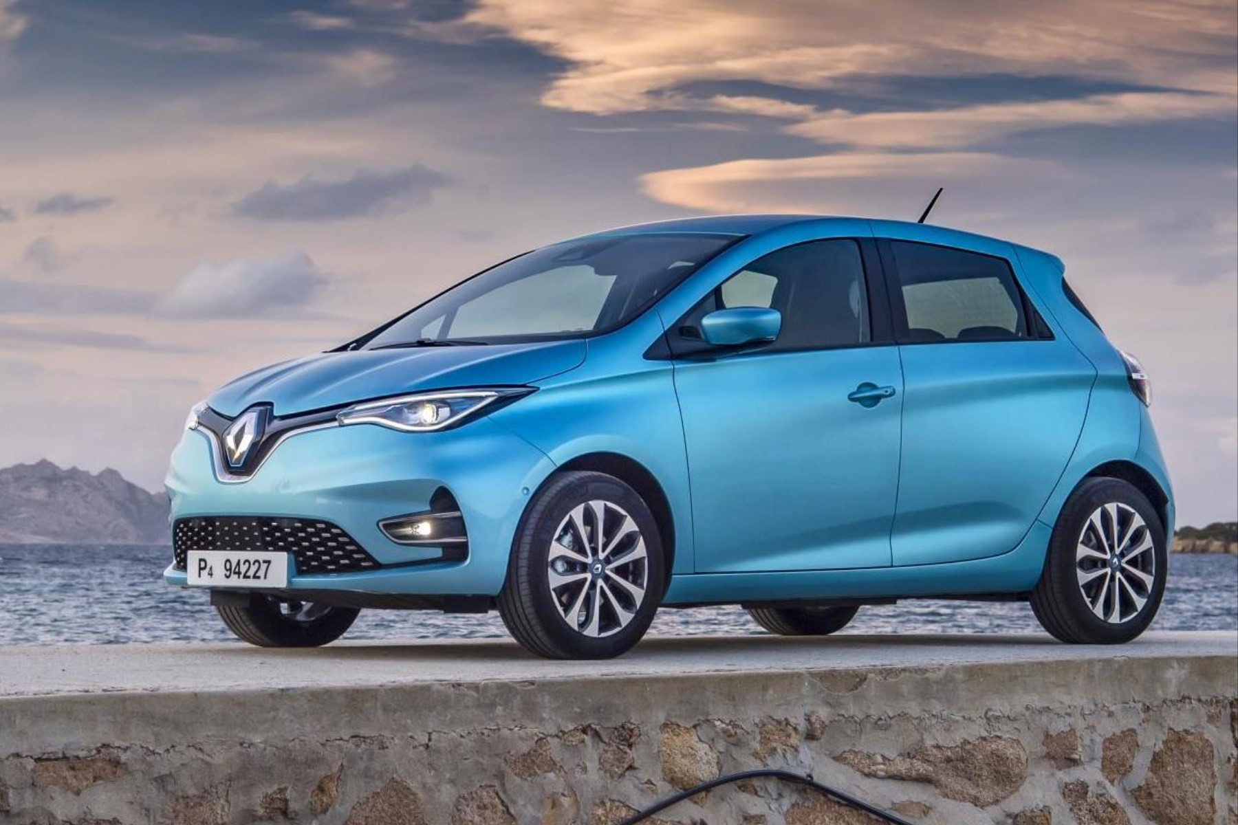 Renault ZOE crowned electric car of the year – Automotive Blog