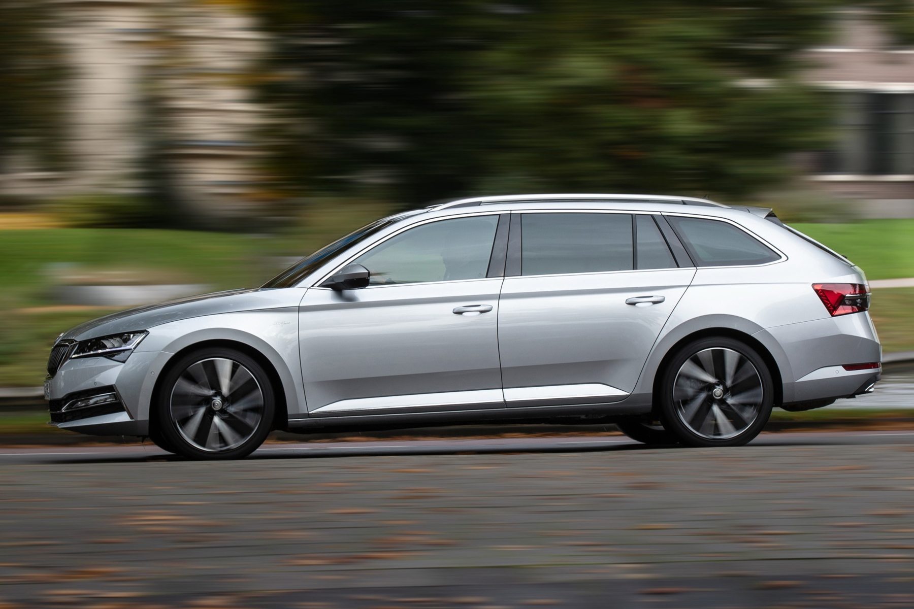 Skoda Superb IV Estate Review Automotive Blog skoda-superb-iv-estate-review-automotive-blog