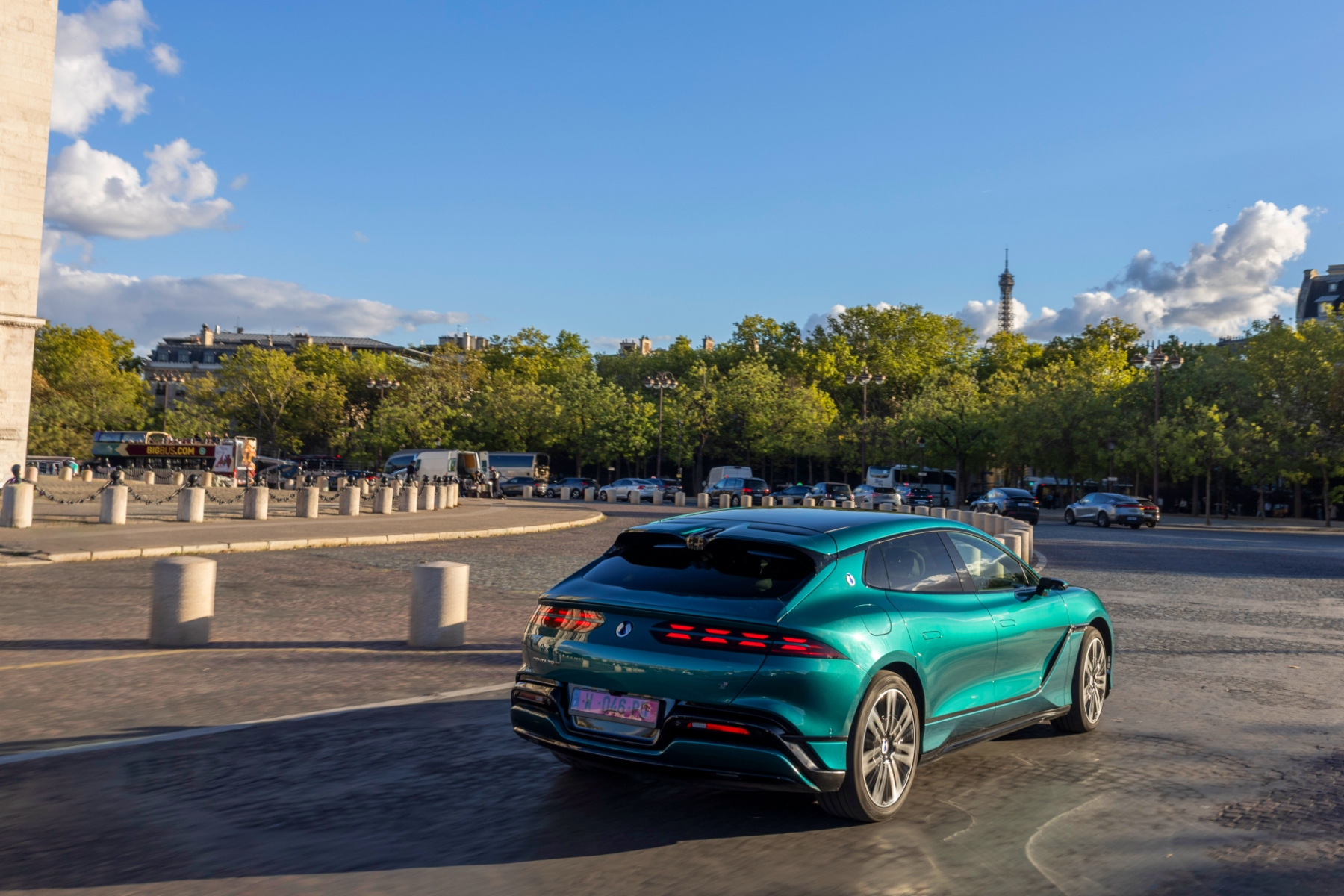 Denza Z9GT at the Arc de Triomphe