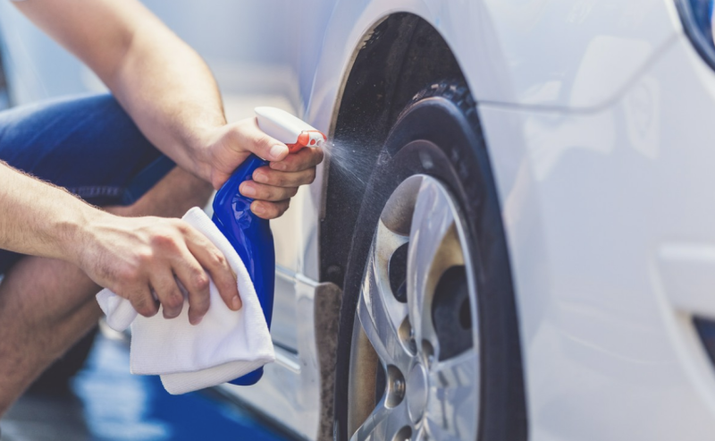 Wheel Deironizer: When to Use It and How to Rinse It Off Without Leaving Stains or Odours - Automotive Blog